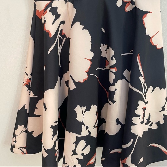 Anthropologie Amora dress Maeve scuba material large floral fit and flare size 6 - Picture 9 of 10